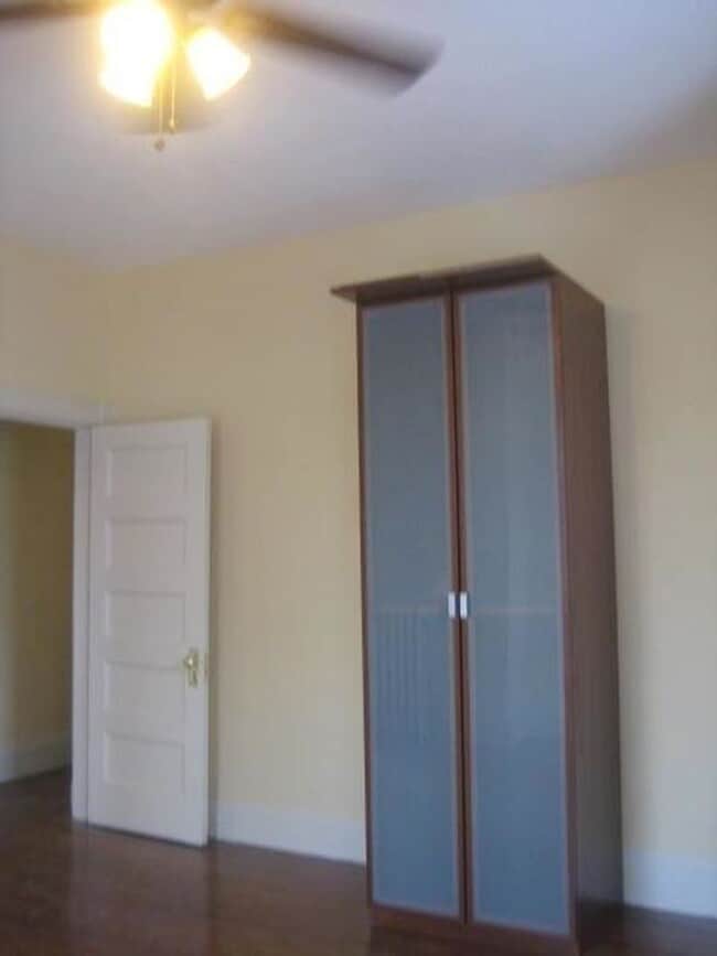 Building Photo - 1524t