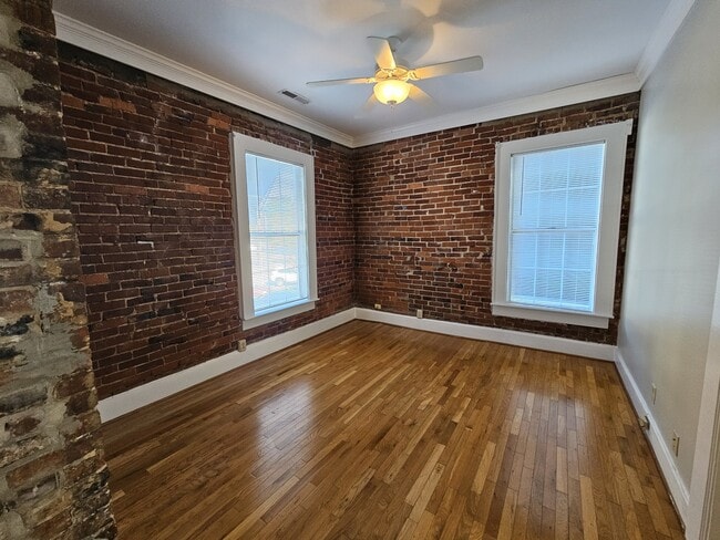 Building Photo - 603 Lindsay St