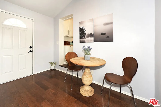 Building Photo - 3844 Goldwyn Terrace