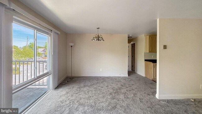 Building Photo - 1005 Chillum Rd