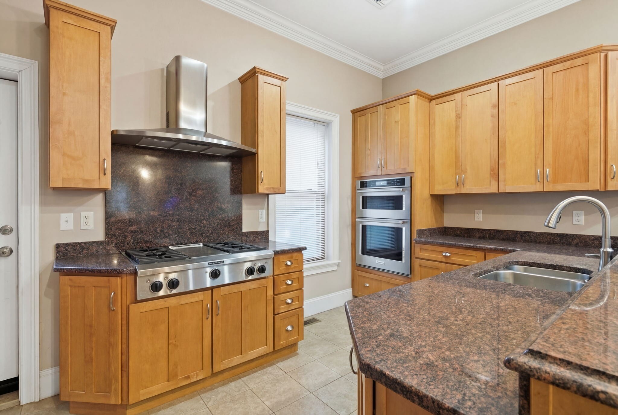 Building Photo - 7 Worthington St