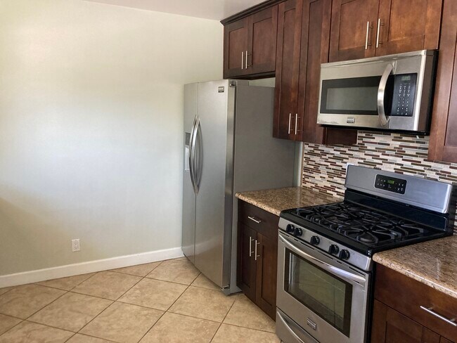 Kitchen - 700 E Carson St