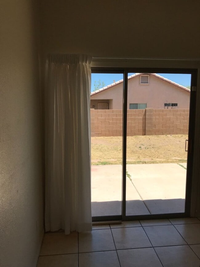 Building Photo - 3 BDR 2 Bath in Chaparral Village neighborhood.