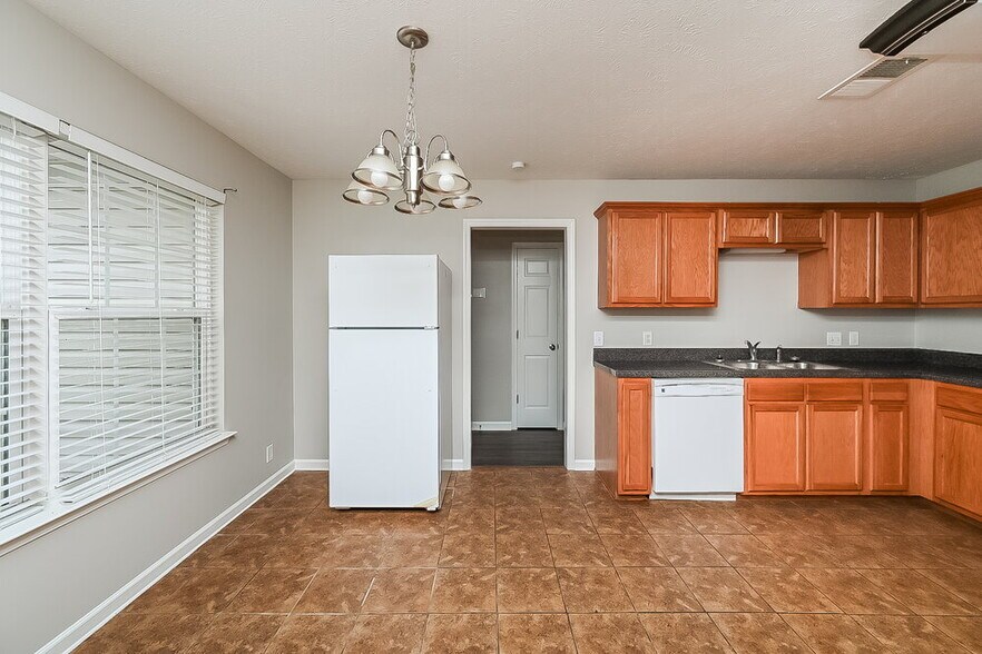 Building Photo - 7313 Ole Nottingham Dr