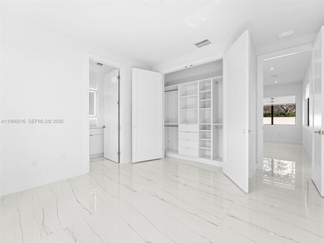 Building Photo - 17902 SW 149th Ct