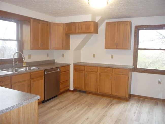 Building Photo - 4465 Mt Troy Rd Ext