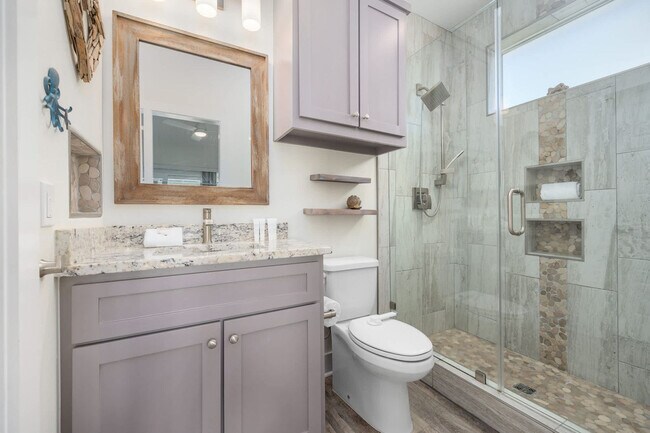 Building Photo - 456 Paradise Pointe Dr