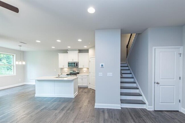 Building Photo - 207 Jonquil Spring Rd