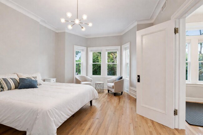 Building Photo - 161 Nesbit St