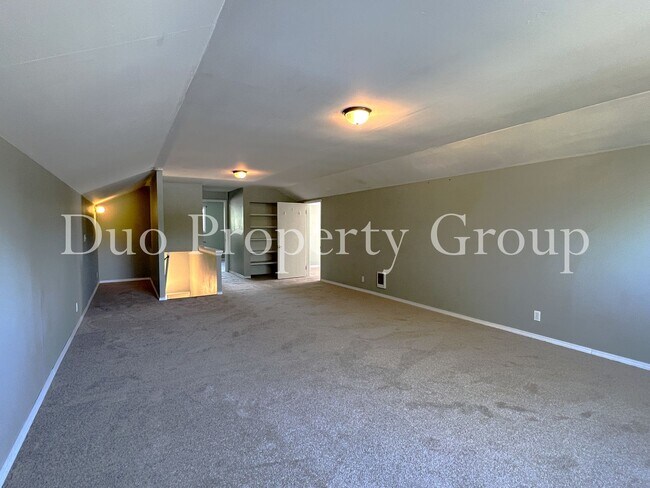 Building Photo - 2035 Harvard Dr