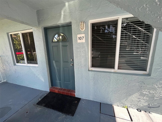 Building Photo - 1311 NE 18th St