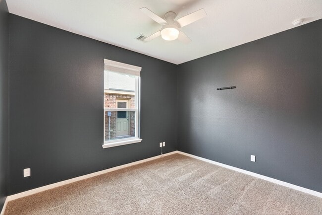 Building Photo - 12027 Rockridge Falls Dr
