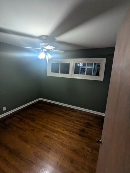 Building Photo - 8049 W Eastwood Ave