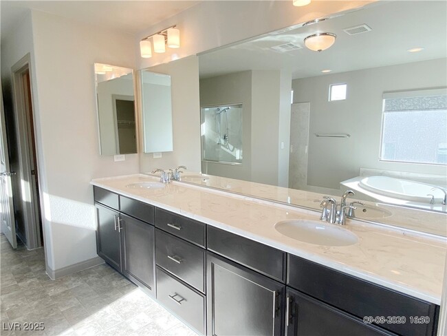 Building Photo - 9839 Peaceful Bend Ct