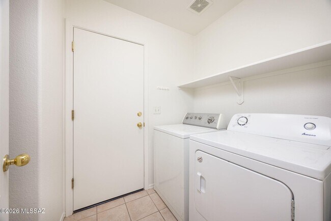 Building Photo - 2385 W Monet Way