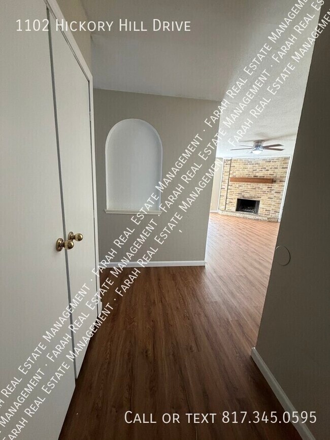 Building Photo - 1102 Hickory Hill Dr