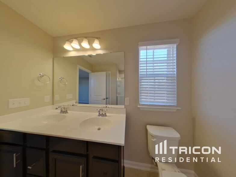 Building Photo - 107 Monocacy Way
