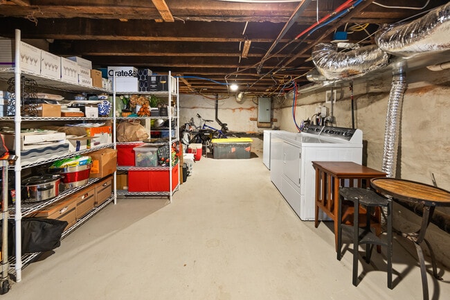 Building Photo - 2207 Lombard St