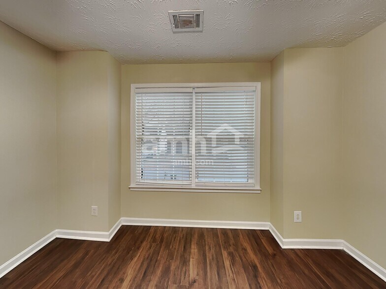 Building Photo - 3801 Bogan Mill Rd