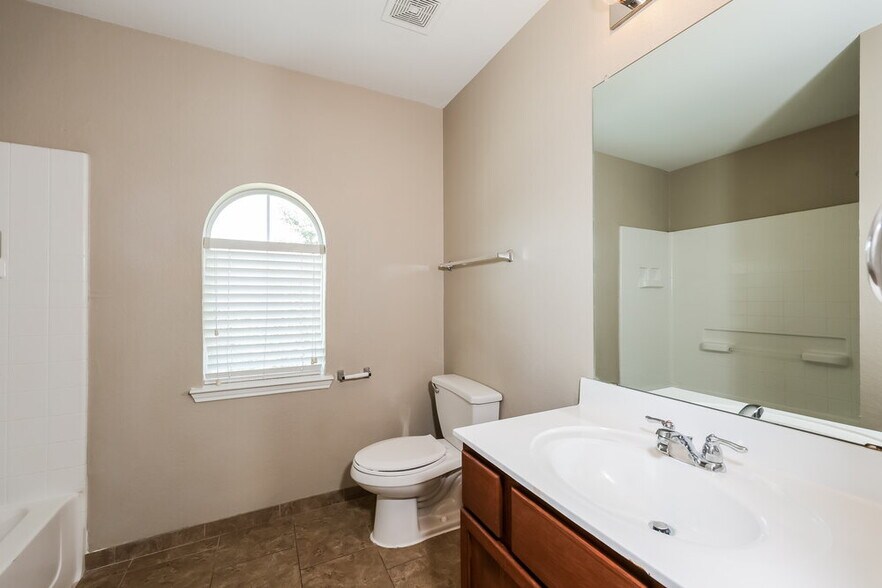 Building Photo - 9316 Liberty Crossing Dr