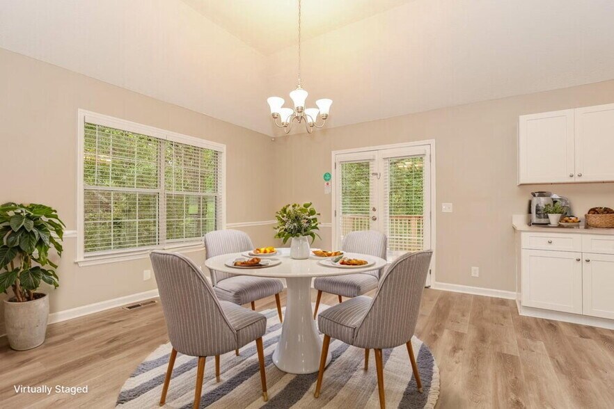 Building Photo - 620 Cadogan Ct