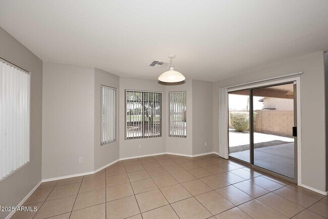 Building Photo - 29237 N Yellow Bee Dr