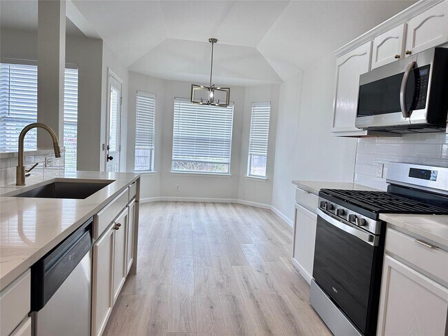 Building Photo - 360 Atlantis