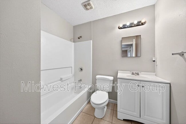 Building Photo - 2224 Millvalley Dr