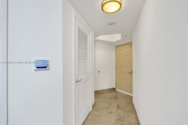 Building Photo - 16699 Collins Ave