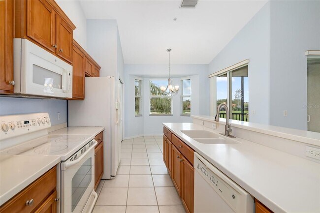 Building Photo - 905 Fairwaycove Ln