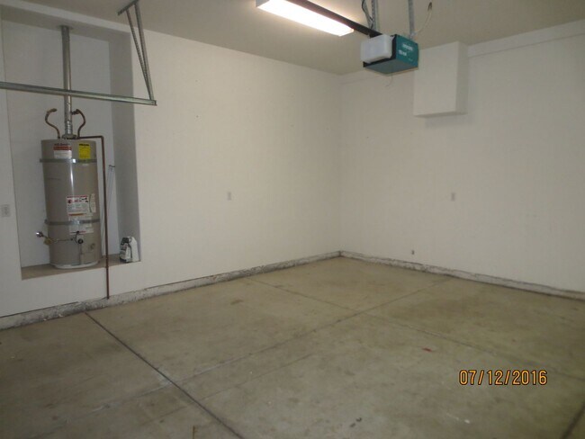Building Photo - 2407 Elliot St