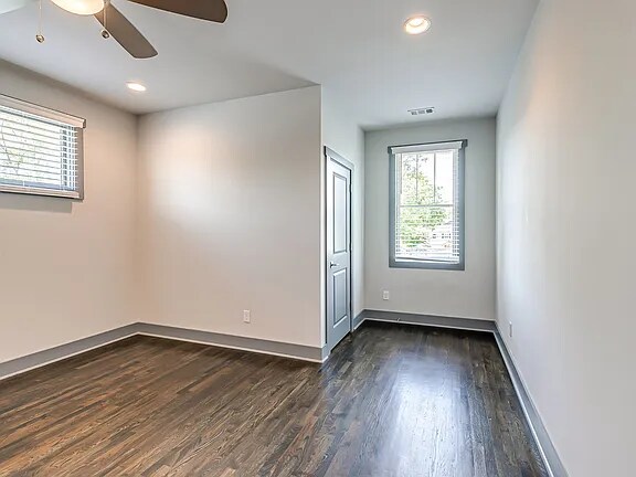 Building Photo - 1406B Holly St
