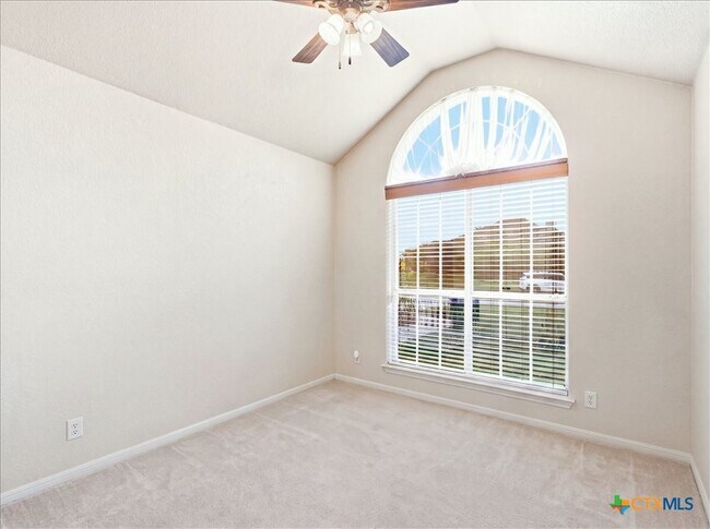 Building Photo - 1200 Lancelot Dr