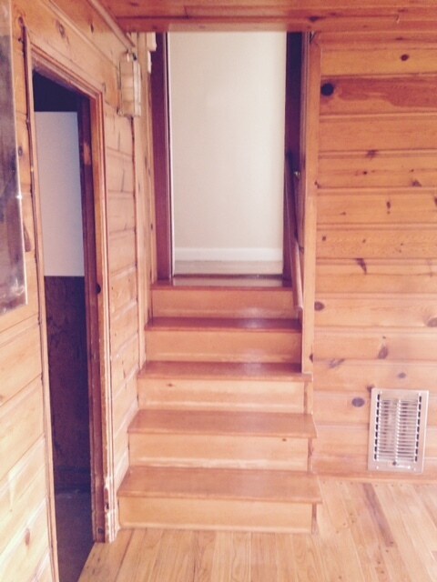 Building Photo - Enjoy indoor & outdoor living in this Spacious 4 Level, 3 bedroom 2 bath home in Lakeside District