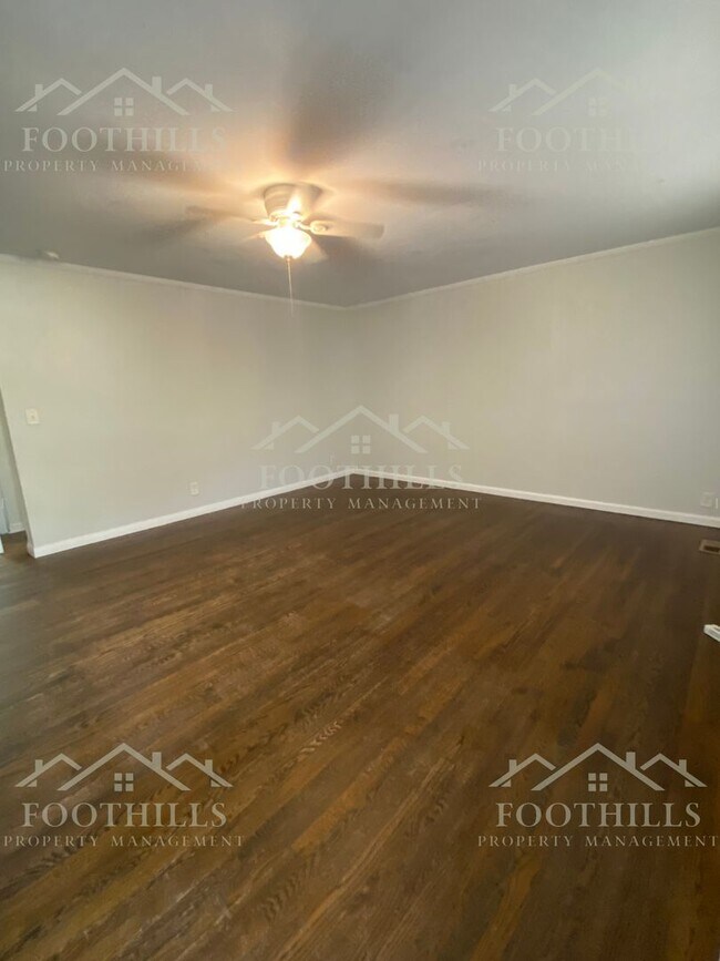 Building Photo - 106 Hanks Dr