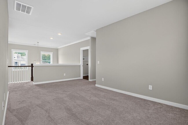 Building Photo - 4787 Wellesley Dr