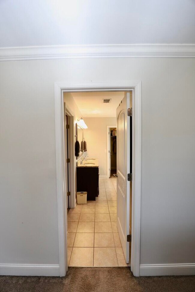 Building Photo - 545 Curlew Cir
