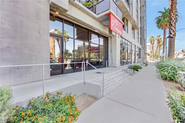 Building Photo - 353 E Bonneville Ave