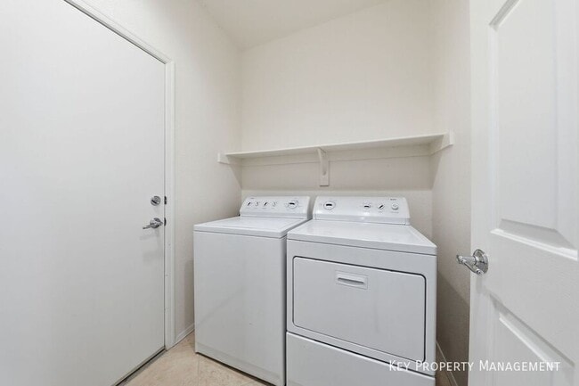 Building Photo - 2166 Idaho Falls Dr