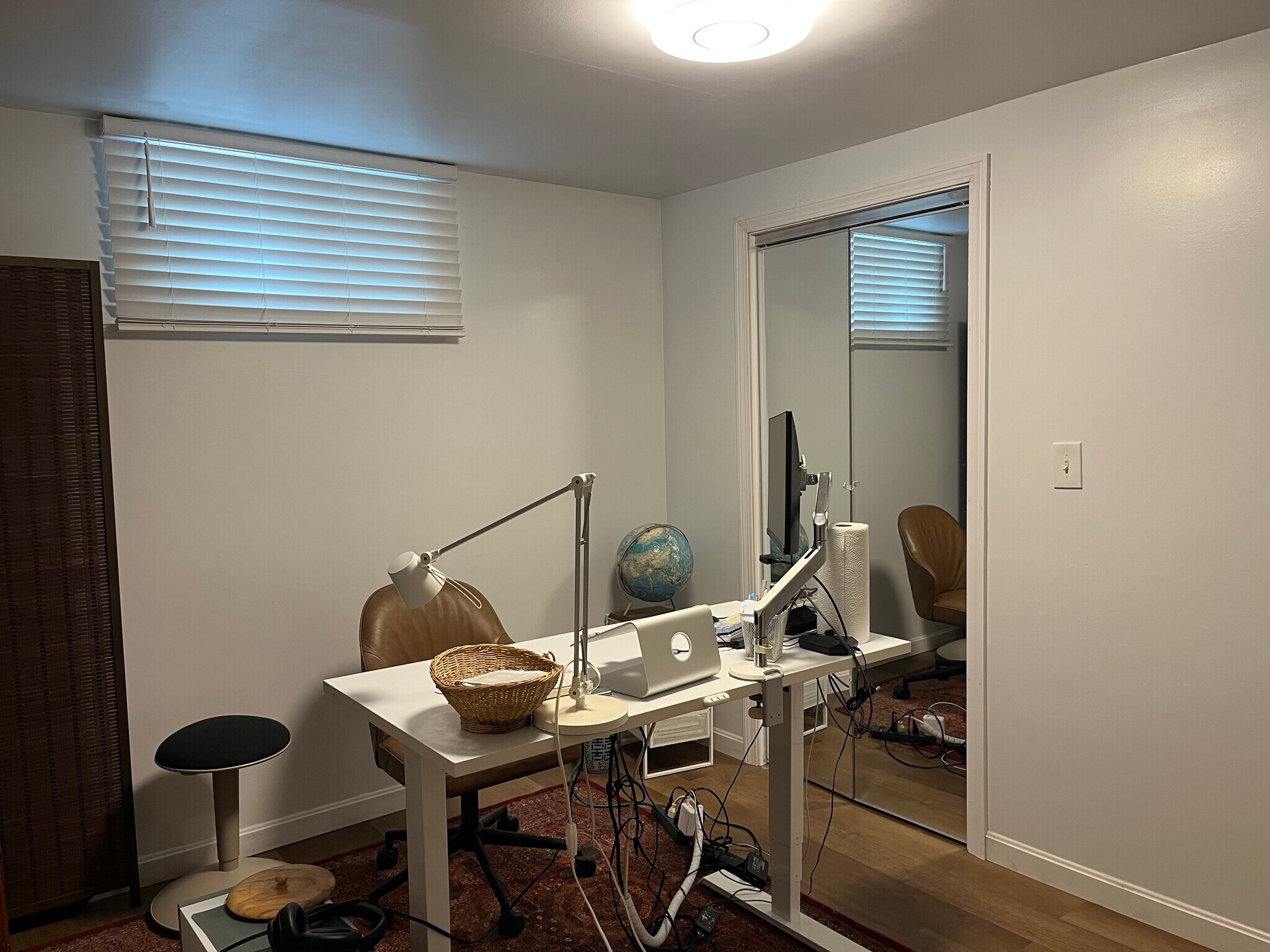 5th room - 17 Hardwick St