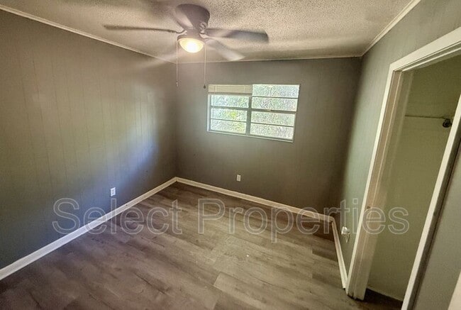 Building Photo - 3505 Fairview Dr