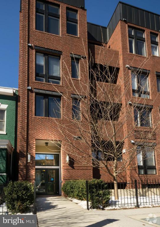 Building Photo - 245 15th St SE