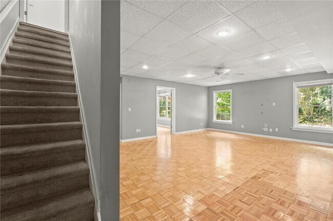 Building Photo - 1440 Grovehurst Dr