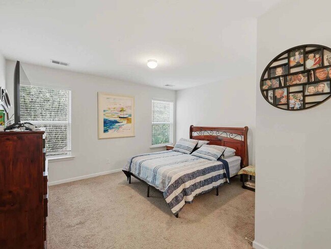 Building Photo - 118 Ceasar Pl