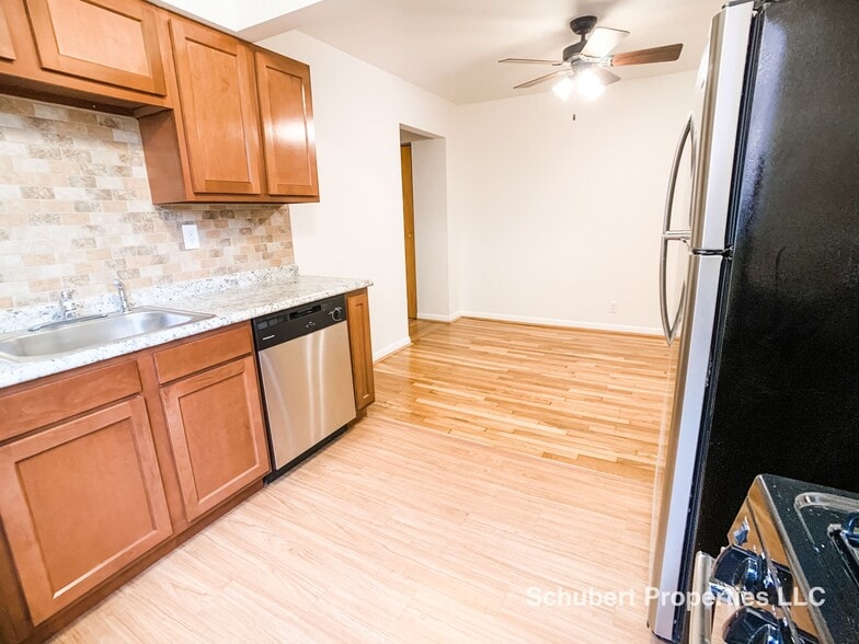 Kitchen #8 - 3154 Schubert Ave