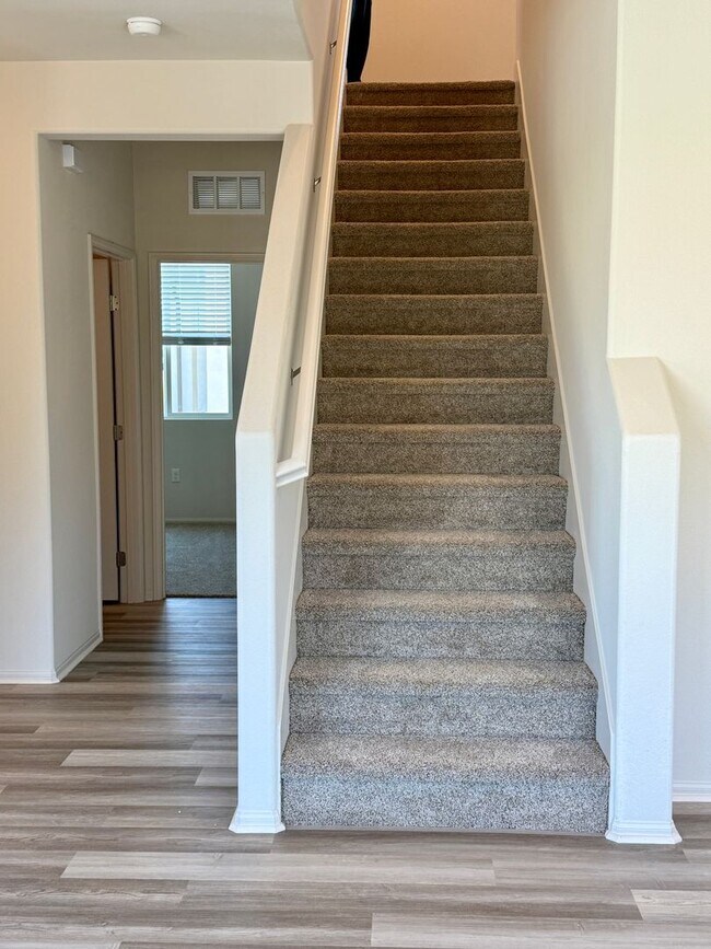 Building Photo - Brand New Luxury 2 story Home