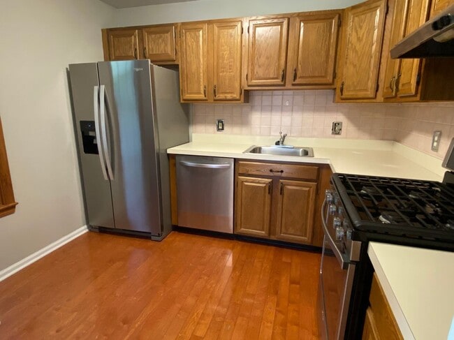 Building Photo - 2205 Brookhaven Dr