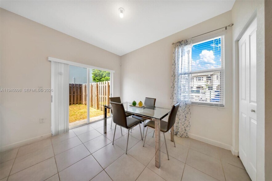 Building Photo - 2699 SE 19th St