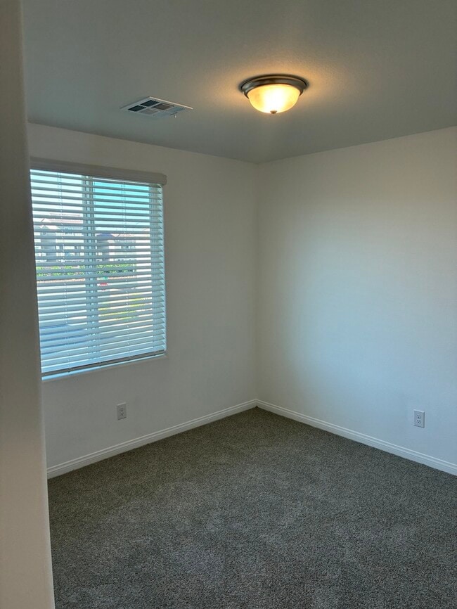 Building Photo - Beautiful 4 Bedroom Home in Southwest Vegas!