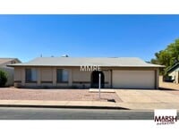 Building Photo - Great 3 bedroom home with lots of living s...